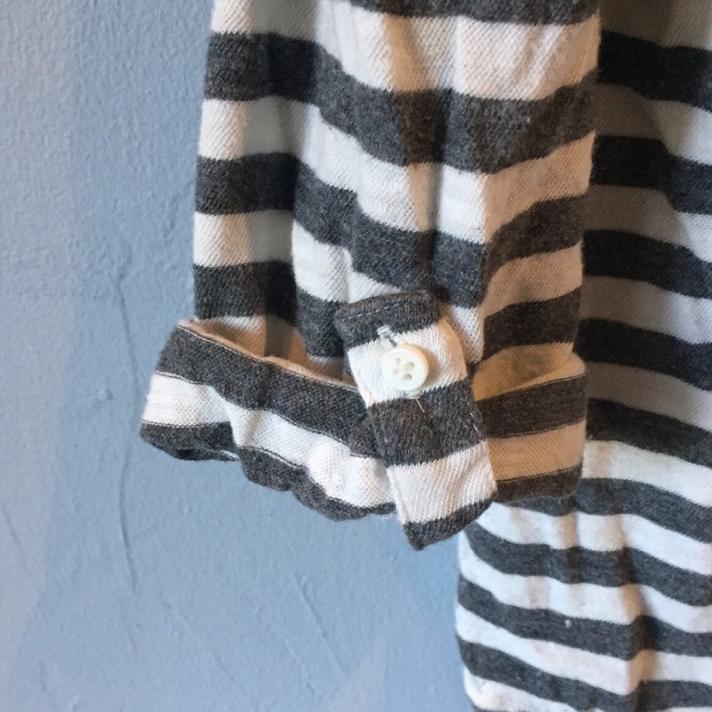 cute long sleeve (can roll up) striped top!!